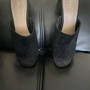 Also block heel shoe